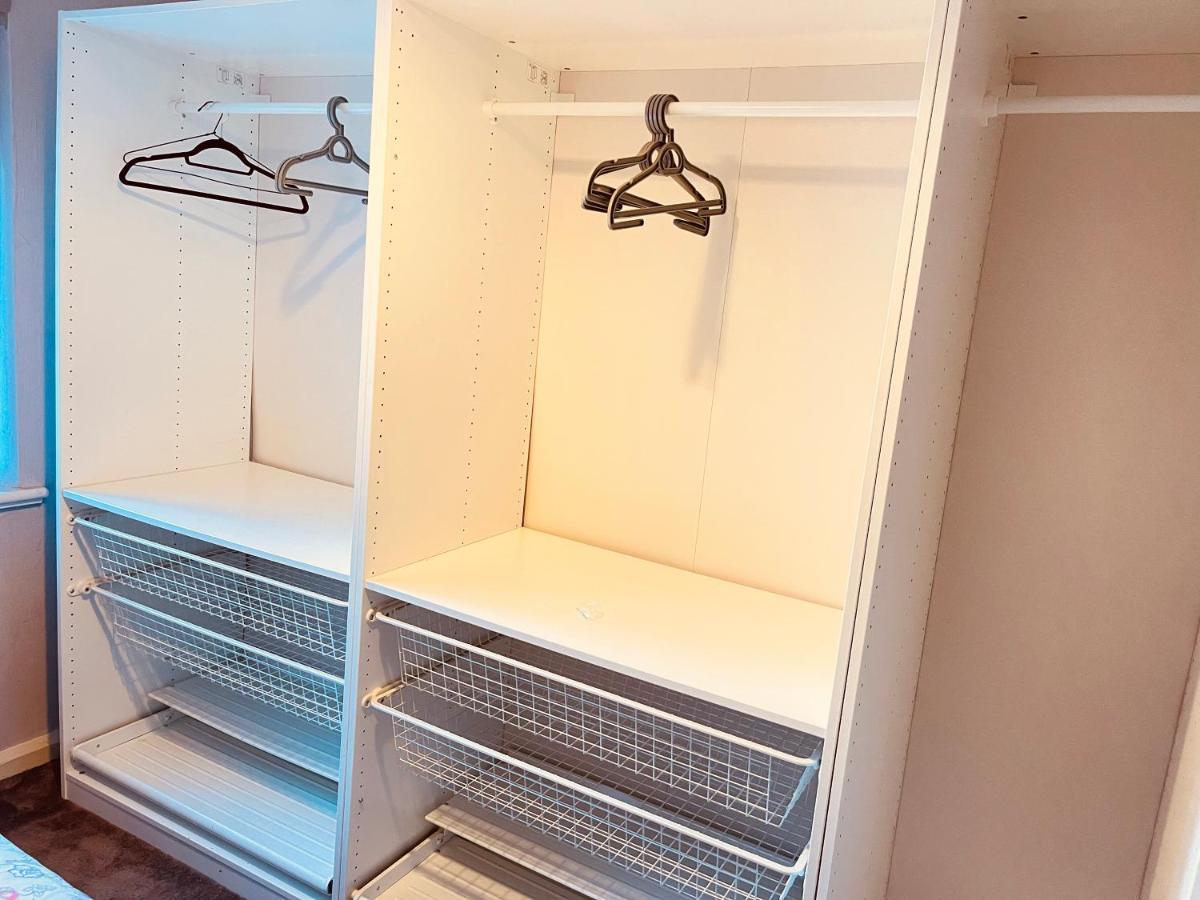 3 Bedroom Holiday House,Close To M6-Express Way To Centre Birmingham Eksteriør bilde