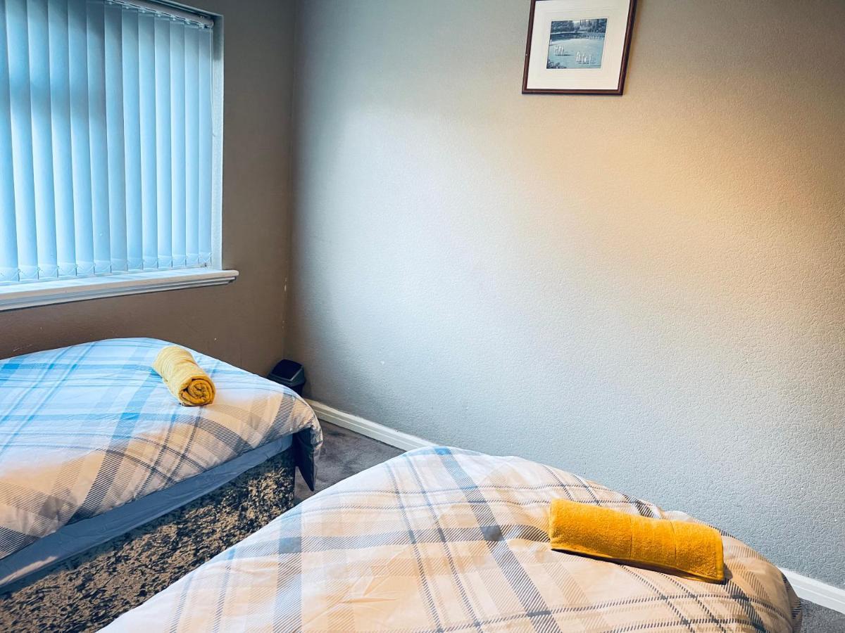 3 Bedroom Holiday House,Close To M6-Express Way To Centre Birmingham Eksteriør bilde