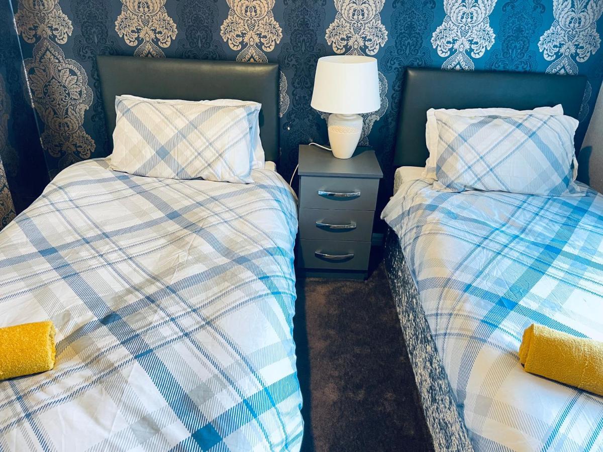 3 Bedroom Holiday House,Close To M6-Express Way To Centre Birmingham Eksteriør bilde